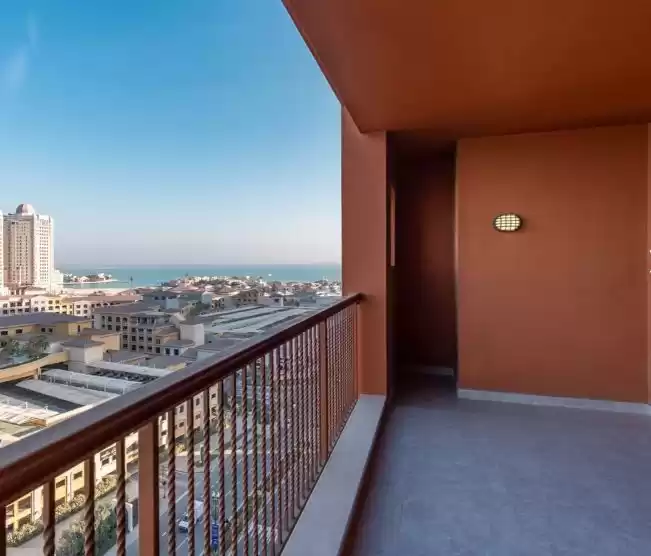 Жилой Готовая недвижимость 2 спальни С/Ж Квартира  в аренду в Аль-Садд , Доха #8853 - 1  image 